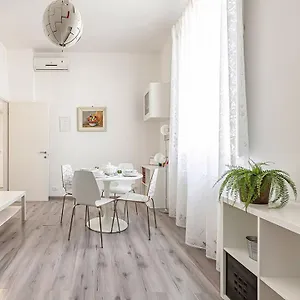 Coliseum View - Diana's House By Rentbeat Apartment Rome